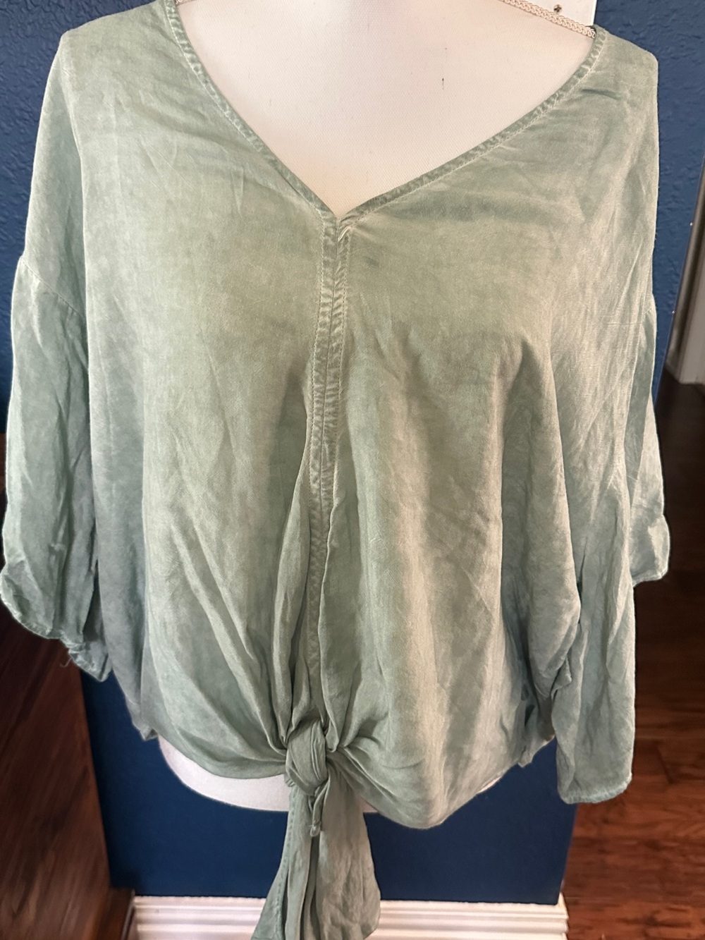 entro Light Sage V-Neck Tie-Front Top Size L